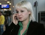 Amsterdam 24 april 2005
Premiere de Jantjes in de rai.
Viktoria Koblenko met gsm