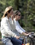 Amsterdam  24 april 2005
Wendy v Dijk op fiets in vondelpark