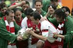 Rotterdam, 7 Mei 2006
Feyenoord stadion Gatorade Cup (KNVB-beker ) Seizoen 2005/2006
AJAX-PSV, eindstand 2-1
Blijdschap bij Wesley Sneijder, Galasek en Nourdin Boukhari
