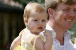 Tavarnelle 6 juli 2006
Koningin Beatrix met Prinses Maxima Prins Willem Alexander Amalia en Alexia tijdens fotomoment op vakantie.