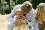 Tavarnelle 6 juli 2006
Koningin Beatrix met Prinses Maxima Prins Willem Alexander Amalia en Alexia tijdens fotomoment op vakantie.