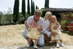 Tavarnelle 6 juli 2006
Koningin Beatrix met Prinses Maxima Prins Willem Alexander Amalia en Alexia tijdens fotomoment op vakantie.
Peter Smulders bv