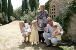 Tavarnelle 6 juli 2006
Koningin Beatrix met Prinses Maxima Prins Willem Alexander Amalia en Alexia tijdens fotomoment op vakantie. Mastino Napolitana