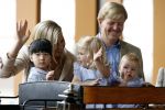 Apeldoorn 18 augustus 2006
Fotosessie Koningin Beatrix met Maxima Prins Willem Alexander Amalia Alexia en zijne keizerlijke hoogheden van japan Prins Naruhito Prinses Masako en hun dochtertje Aiko bij paleis het Loo.