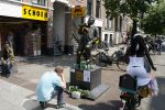 Amsterdam 30 juni 2006
Beeld Andre hazes met rozen op zijn verjaardag.
Peter Smulders bv