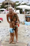 Ibiza 27 juli 2006
Angela Kluivert met haar zoons Justin en Ruben  op Ibiza.