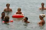 Ibiza 27 juli 2006
Angela Kluivert met haar zoons Justin en Ruben  op Ibiza.  Ruud Gullit