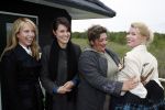 Muiderberg 31 mei 2006
Linda de Mol, Annette Malherbe Tjitske Reidinga  en Susan Visser  (Gooische vrouwen)op woonark in natuurreservaat Naardermeer tegen aanleg A6
Peter Smulders bv