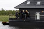 Muiderberg 31 mei 2006
Linda de Mol, Annette Malherbe Tjitske Reidinga  en Susan Visser  (Gooische vrouwen)op woonark in natuurreservaat Naardermeer tegen aanleg A6
Peter Smulders bv