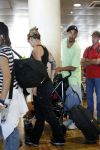 Barcelona 30 juli 2006
Zangeres Anouk met haar man Remon Stotijn (postman) en Benjahmin Elijah en Phoenix op vlieveld Barcelona.
