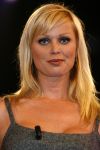 Aalsmeer 18 augustus 2006
Big Brother huis begint weer. alle bewoners vertrekken vanuit de studio naar het BB huis.
Presentatrice Bridget Maasland.
Peter Smulders bv