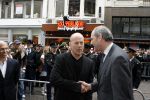 Amsterdam 26 juni 2006
Premiere over the edge in Tushinsky.
Bruce Willis met Job Cohen.
Peter Smulders bv