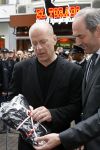 Amsterdam 26 juni 2006
Premiere over the edge in Tushinsky.
Bruce Willis met Job Cohen.
Peter Smulders bv