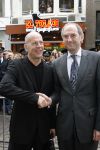 Amsterdam 26 juni 2006
Premiere over the edge in Tushinsky.
Bruce Willis met Job Cohen.
Peter Smulders bv