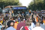 Frankfurt, 21 Juni 2006
Aankomst bus Nederlands elftal voor aanvang van de wedstrijd Nederland-Argentinie
WK Voetbal 2006          WK 2006