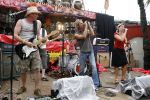 Bloemendaag 22 juli 2006
Optreden Hudson 5 met als zanger Chris Zegers bij Woodstock.
Chris treedt op voor het goede doel Save the Monkeys