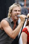 Bloemendaag 22 juli 2006
Optreden Hudson 5 met als zanger Chris Zegers bij Woodstock.
Chris treedt op voor het goede doel Save the Monkeys