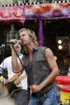 Bloemendaag 22 juli 2006
Optreden Hudson 5 met als zanger Chris Zegers bij Woodstock.
Chris treedt op voor het goede doel Save the Monkeys