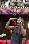 Bloemendaag 22 juli 2006
Optreden Hudson 5 met als zanger Chris Zegers bij Woodstock.
Chris treedt op voor het goede doel Save the Monkeys