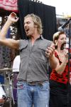 Bloemendaag 22 juli 2006
Optreden Hudson 5 met als zanger Chris Zegers bij Woodstock.
Chris treedt op voor het goede doel Save the Monkeys