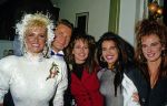 Den Haag 20 November 1987
Trouwen Vanessa ( Connie Breukhoven ) met haar man Hans Breukhoven 
Met 3 leden van de Dolly Dots, Angela Groothuizen, Esther Oosterbeek en Patty Zomer