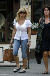 Amsterdam 23 juli 2006
Connie Breukhoven winkelelnd op de cornelis schuytstraat
