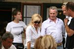 Amsterdam, 24 Juni 2006
PC Hoofstraat ontmoeting tussen Gerard Joling en Connie Breukhoven, Hans Breukhoven en Wino Omtzigt
© Foto Peter Smulders BV