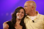 Aalsmeer 18 augustus 2006
Big Brother huis begint weer. alle bewoners vertrekken vanuit de studio naar het BB huis.
Presentatrice Bridget Maasland.
Peter Smulders bvAalsmeer 18 augustus 2006
Egbert en Marcia
Peter Smulders bv