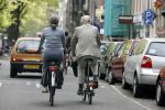 Amsterdam 12 mei 2006
Fred Oster op de fiets met zijn vrouw.
Peter Smulders bv
