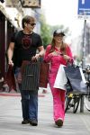 Amsterdam 23 augustus 2006
Gerard Joling en Rossana Lima shoppen op de pc hooftstraat.
Peter Smulders bv