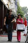 Amsterdam 23 augustus 2006
Gerard Joling en Rossana Lima shoppen op de pc hooftstraat.
Peter Smulders bv