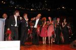 Amsterdam 19 juni 2006
Gala tbv de Ingeborg Douwes Stichting in Carre.
Jeroen v d Boom met Rene Froger en Gordon. Gerard Joling was ziek
Peter Smulders bv