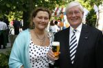 Breukelen 7 juni 2006
Haringparty op Neijenrode.
Hans Wiegel met Sanne Wallis de Vries
Peter Smulders bv