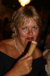 Amsterdam 15 juli 2006
Premiere Rembrandt in Carre.
Hilbrand Nawijn en zijn vrouw met een ijsje