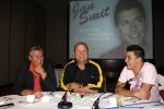Schiphol 24 augustus 2006
Presentatie nieuwe cd  Jan Smit in het sheraton hotel Schiphol. paul de Leeuw rijkt eerste cd uit. Jaap Buys