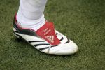 Amsterdam 13 augustus 2006
AJAX-PSV 3-1 om de Johan Cruyffschaal in de arena.
Jaap Stam zijn voetbalschoenen met daarop de namen van zijn kinderen
Peter Smulders bv