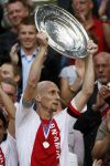 Amsterdam 13 augustus 2006
AJAX-PSV 3-1 om de Johan Cruyffschaal in de arena.
Jaap Stam met schaal
Peter Smulders bv