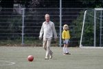 Amsterdam 28 juni 2006
Jack Spijkerman voetballen met zijn zoontje Joska.
Peter Smulders bv
