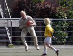Amsterdam 28 juni 2006
Jack Spijkerman voetballen met zijn zoontje Joska.
Peter Smulders bv