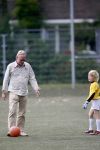 Amsterdam 28 juni 2006
Jack Spijkerman voetballen met zijn zoontje Joska.
Peter Smulders bv