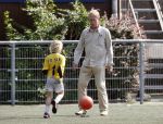 Amsterdam 28 juni 2006
Jack Spijkerman voetballen met zijn zoontje Joska.
Peter Smulders bv
