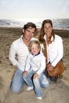 Noordwijk 29 juni 2006
Jeroen v d Boom met zijn vriendin en zontje Daan op het strand.
Peter Smulders bv