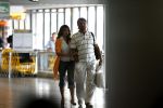 Schiphol 22 juni 2006
John de Wolf brengt zijn nieuwe vriendin Rebecca Loos naar het vliegveld.
Peter Smulders bv