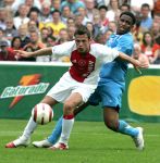Rotterdam, 7 Mei 2006
Feyenoord stadion Gatorade Cup (KNVB-beker ) Seizoen 2005/2006
AJAX-PSV, eindstand 2-1
Johnny Heitinga houdt Jefferson Farfan van de bal