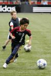 Amsterdam 2 juni 2006
Justin Kluivert op training bij de ajax jeugd. Justin is gescout door AJAX. Papa Patrick en moeder Angela waren natuurlijk bij de eerste training.
Peter Smulders bv