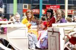 Amsterdam 15 juli 2006
Premiere K3 in pathe arena.
K3 in koets