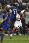 Amsterdam, 5 Augustus 2006
AJAX-Manchester United, eindstand 0-1
Klaas Jan Huntelaar in duel met Richardson
© foto Edwin van Zandvoort