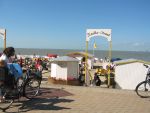Knokke, 25 Augustus 2006
Een mooie zomerdag in Knokke
Strandhuisjes, Boulevard en Zee