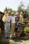 Tavarnelle 6 juli 2006
Koningin Beatrix met Prinses Maxima Prins Willem Alexander Amalia en Alexia tijdens fotomoment op vakantie.