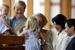 Apeldoorn 18 augustus 2006
Fotosessie Koningin Beatrix met Maxima Prins Willem Alexander Amalia Alexia en zijne keizerlijke hoogheden van japan Prins Naruhito Prinses Masako en hun dochtertje Aiko bij paleis het Loo.
Peter Smulders bv